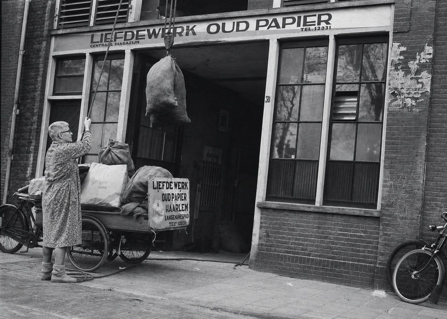 Liefdewerk oud papier, me reet!